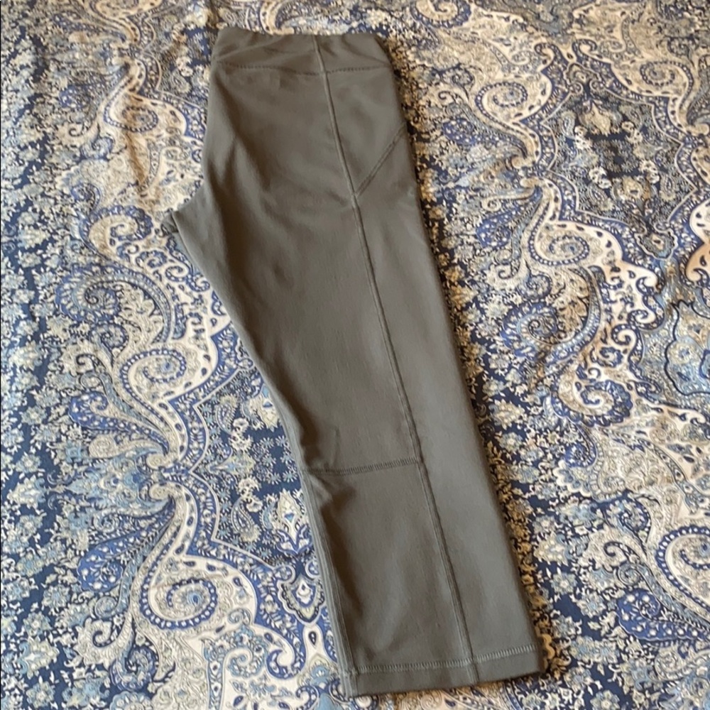 Under Armor Capris Legging